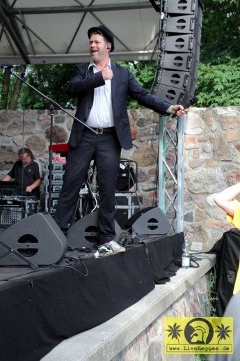Yellow Umbrella (D) 21. This Is Ska Festival - Wasserburg, Rosslau 23. Juni 2017 (10).JPG